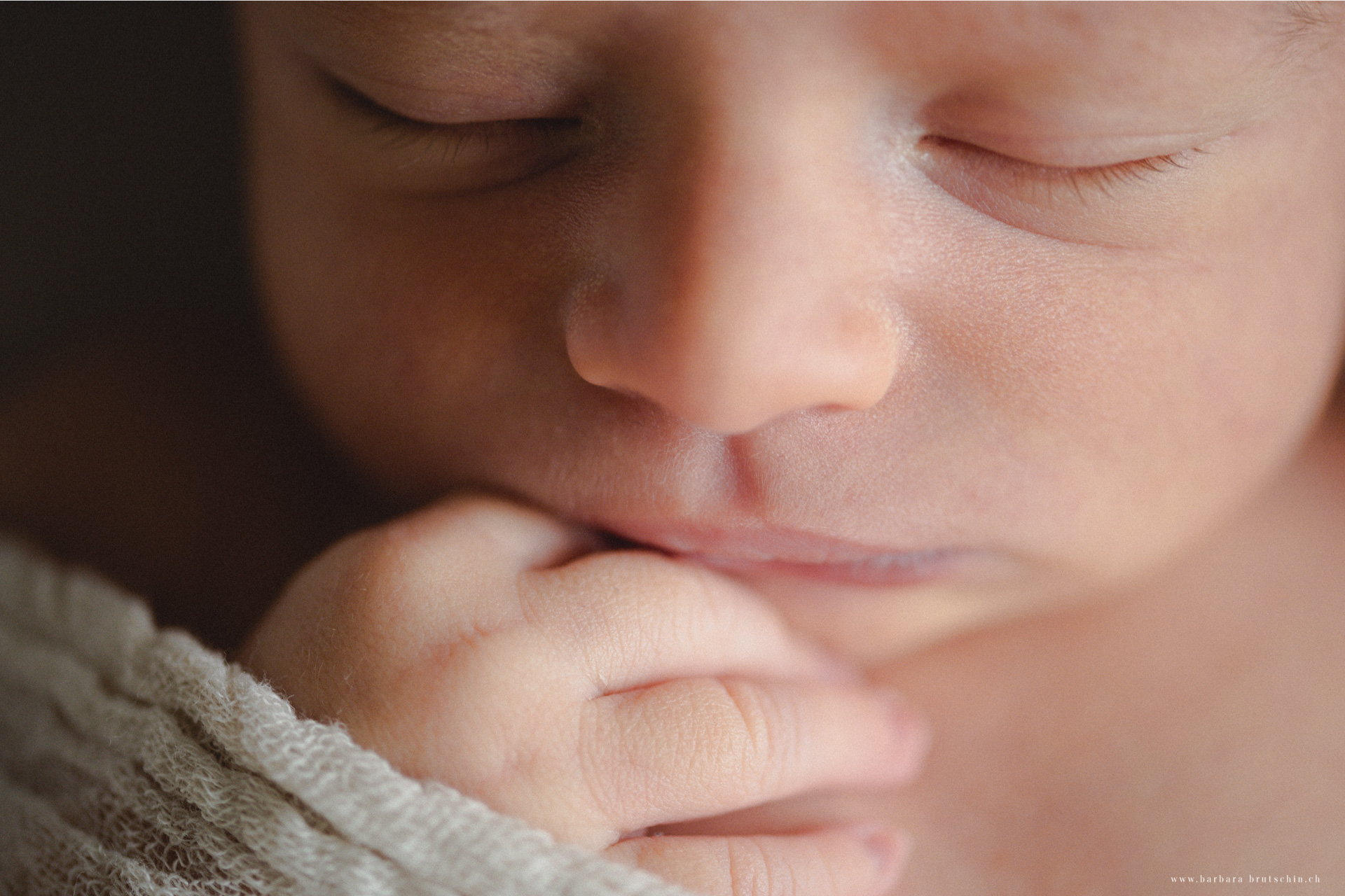 Kleines Wunder Neugeborenenfotografie Zürich 